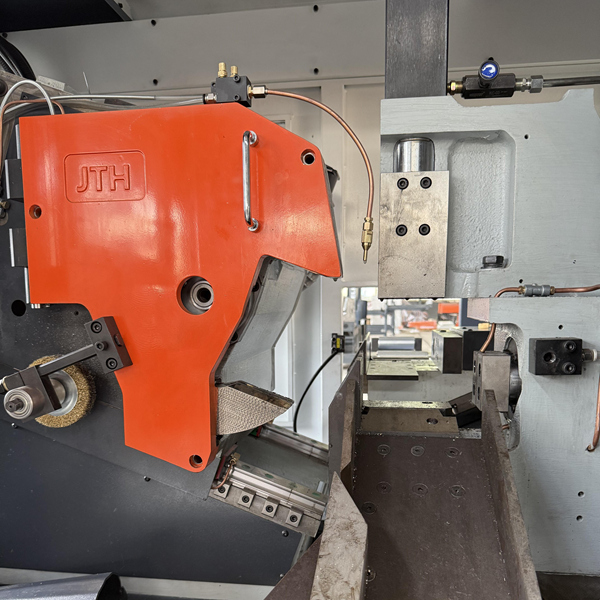 全自動高速圓鋸機正面上料